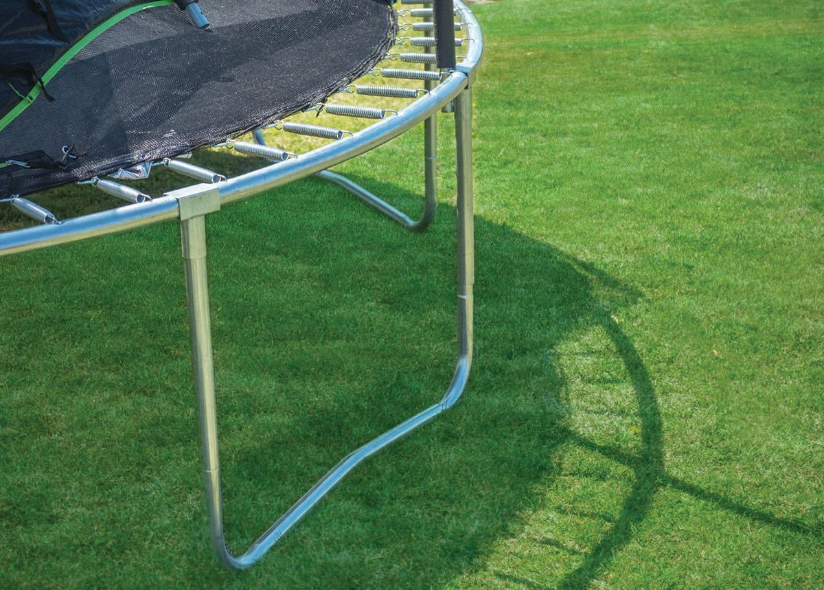 14ft Trampoline and Enclosure X1638