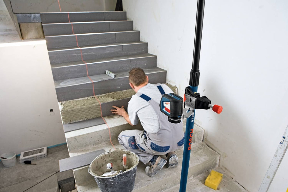 Self-Leveling Cross-Line Laser A390