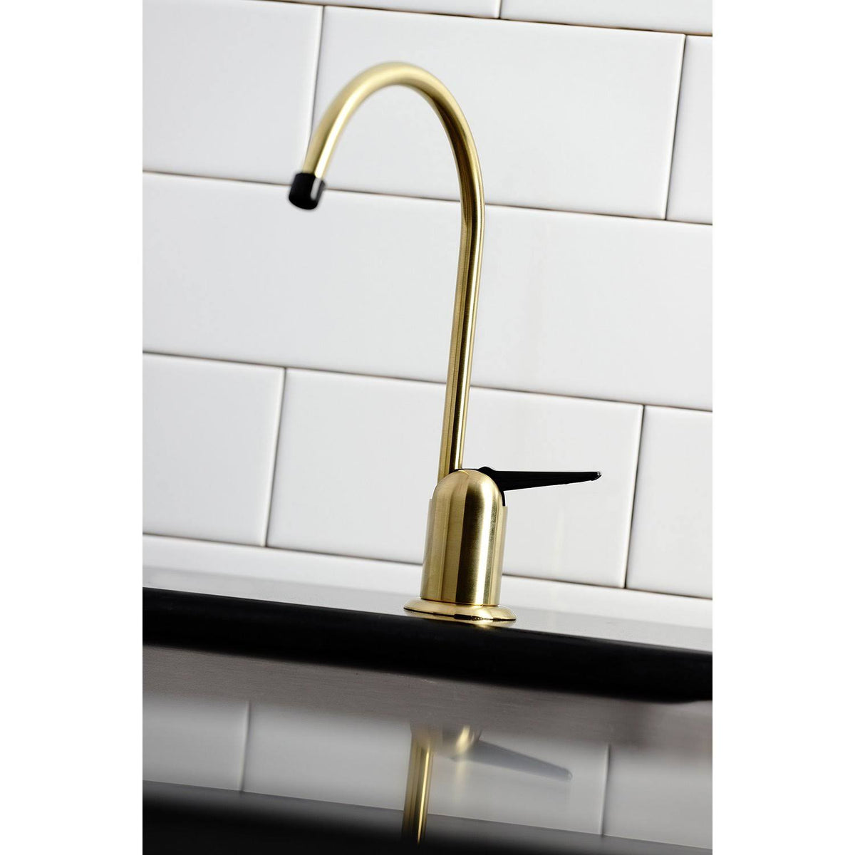 Matte Black Water Filtration Faucet V7889