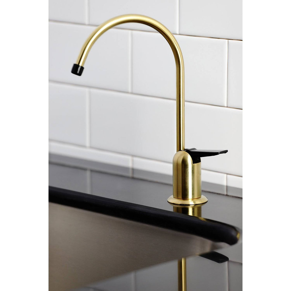 Matte Black Water Filtration Faucet V7889