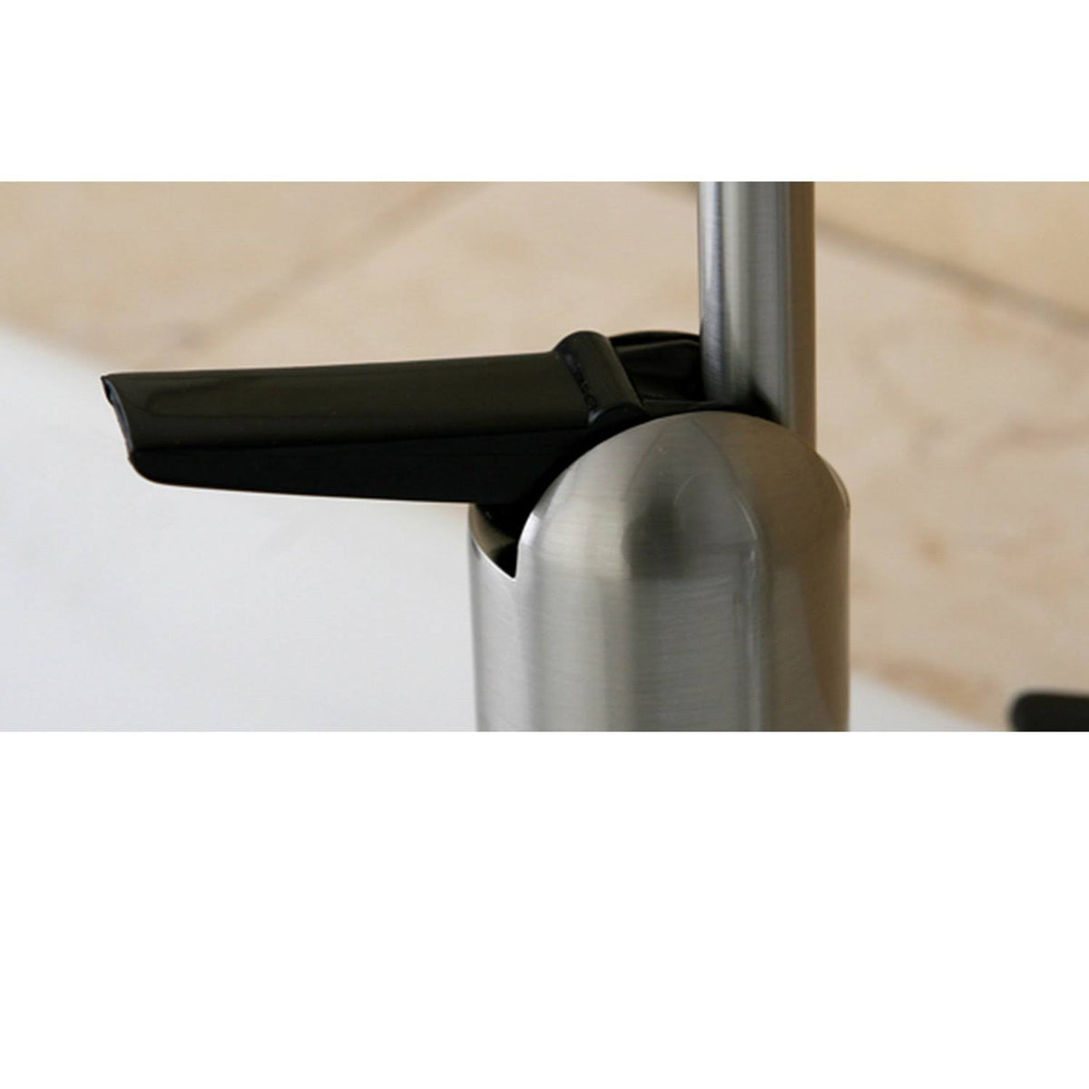 Matte Black Water Filtration Faucet V7889
