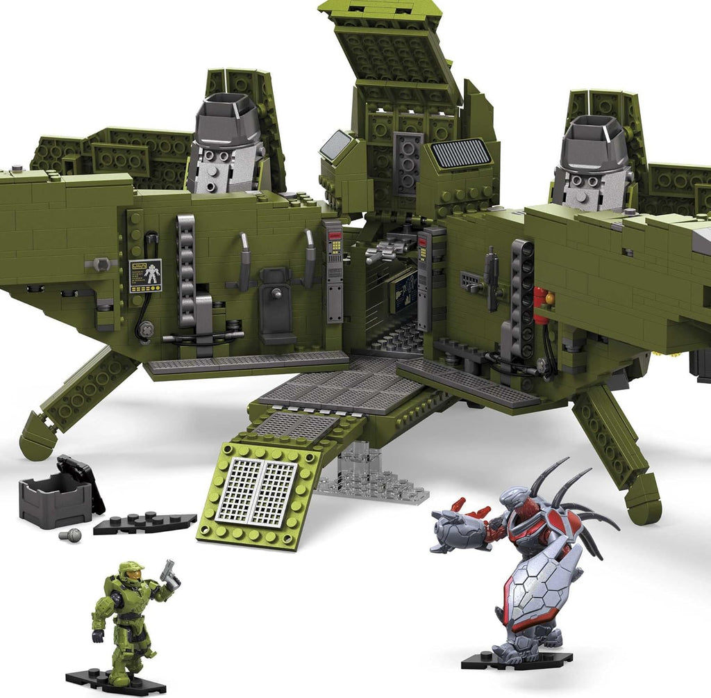 Pelican Inbound Vehicle with 2024 Pieces, 3 Micro Action Figures and Accessories Z638264