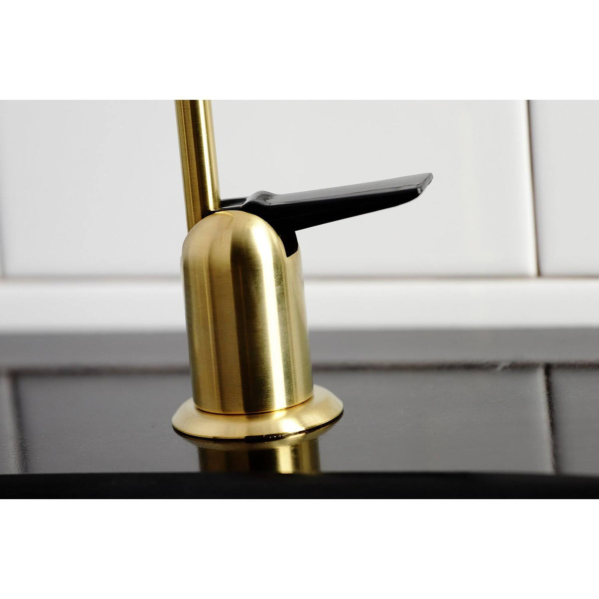 Matte Black Water Filtration Faucet V7889