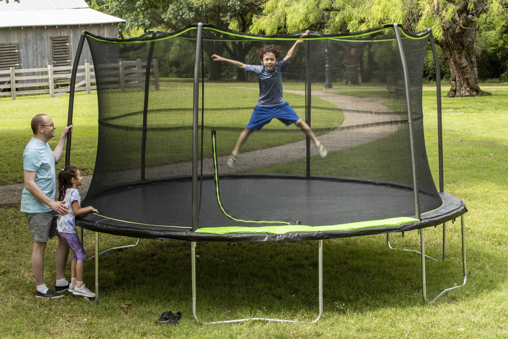 14ft Trampoline and Enclosure X1638