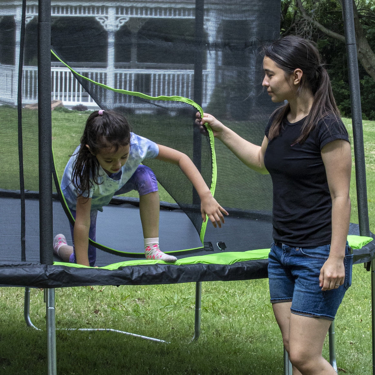 14ft Trampoline and Enclosure X1638