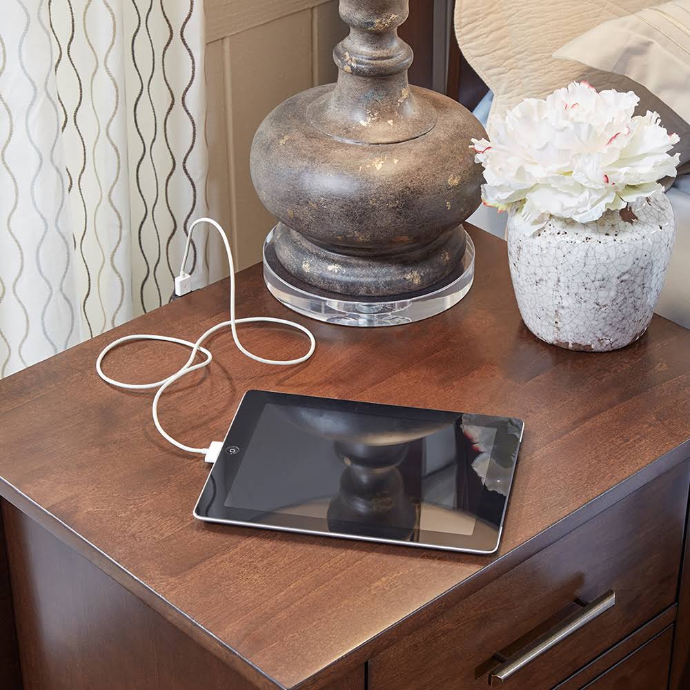 3 Drawer Nightstand G47222