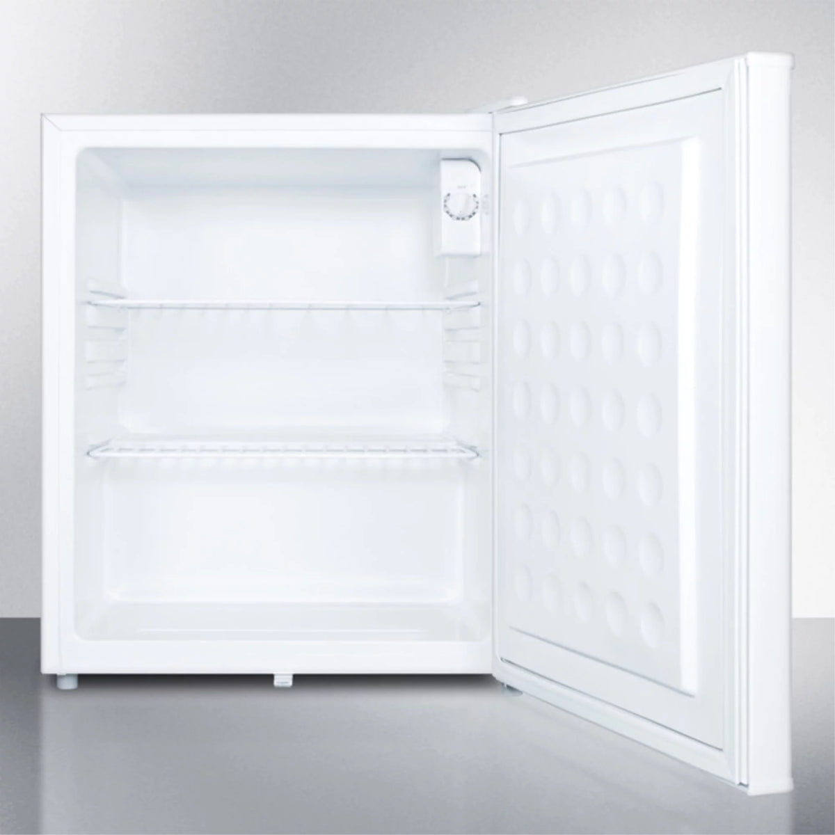 Compact White All-Refrigerator with Automatic Defrost and Lock R553440